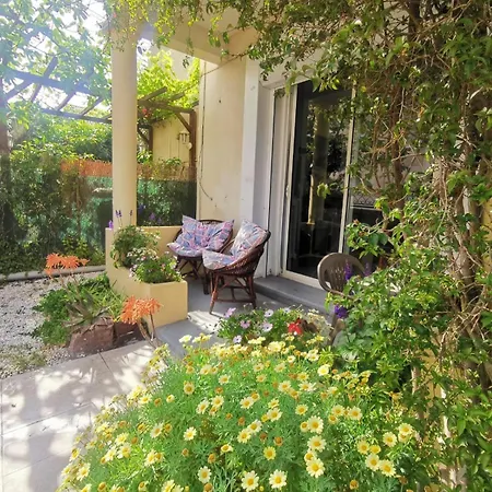 Secret Garden - Plages & Commerces -parking Prive- Wifi Apartment Fréjus