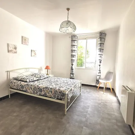 Apartamento Secret Garden - Plages & Commerces -parking Prive- Wifi Fréjus