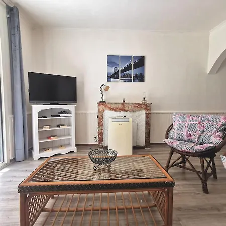 Apartamento Secret Garden - Plages & Commerces -parking Prive- Wifi Fréjus